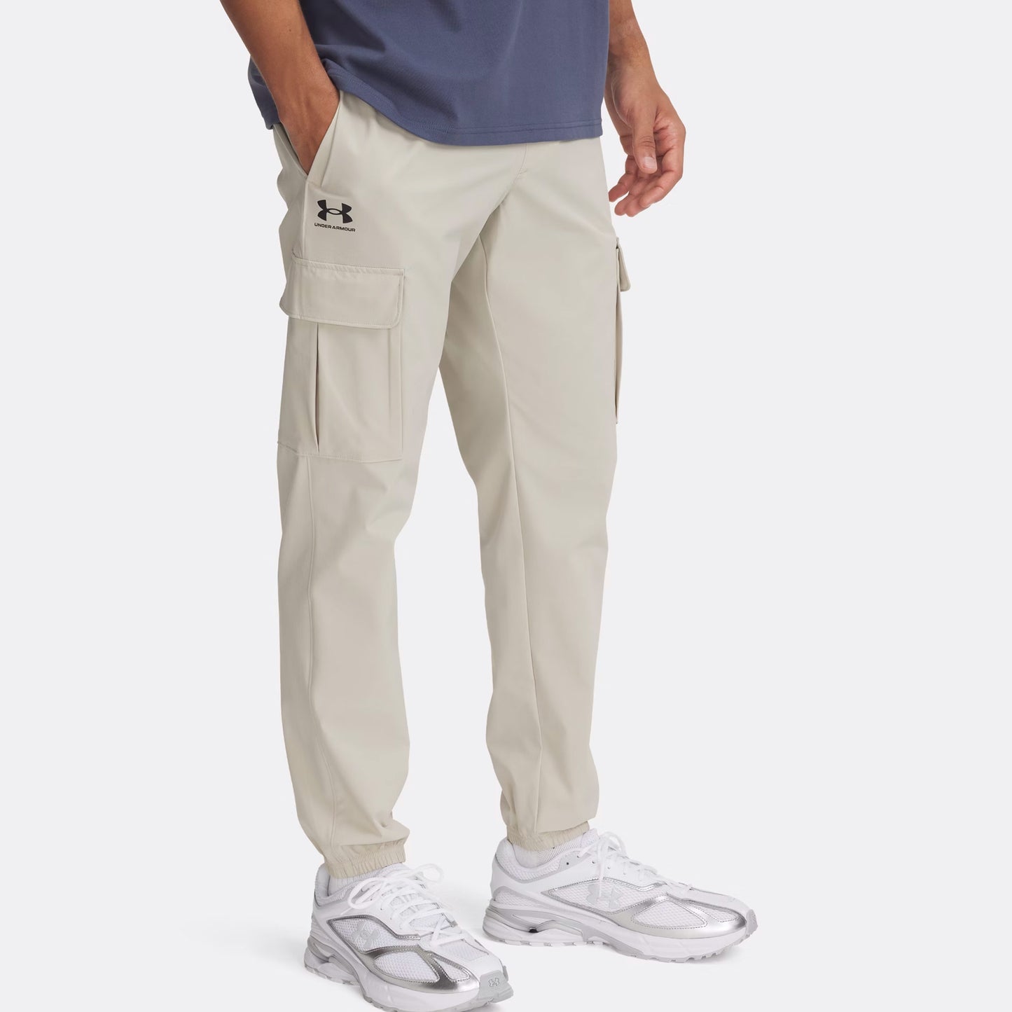 Under Armour Vibe Woven Cargo Trainingshose Herren-Creme Under Armour Vibe Woven Cargo Trainingshose Herren-Creme