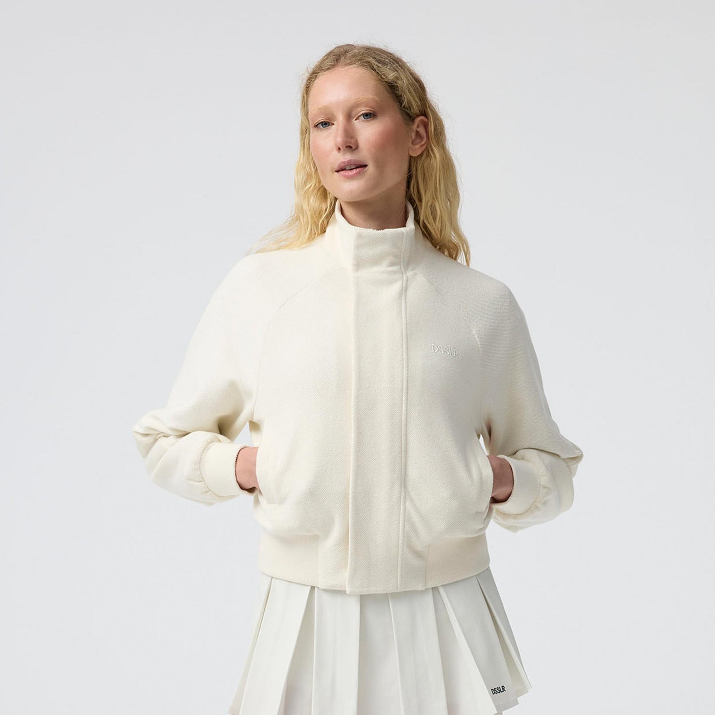 DSSLR Walk On Court Sweatjacke Damen-Creme DSSLR Walk On Court Sweatjacke Damen-Creme