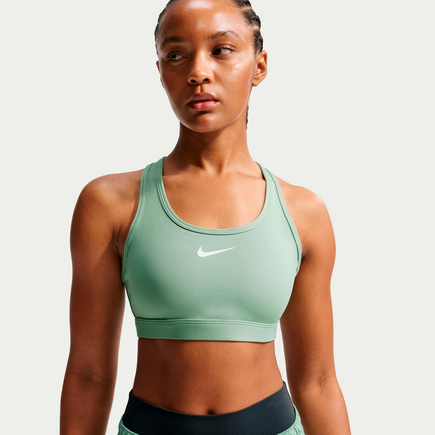 Nike Swoosh Medium Sport-BH Damen - salbei, weiß Nike Swoosh Medium Sport-BH Damen - salbei, weiß