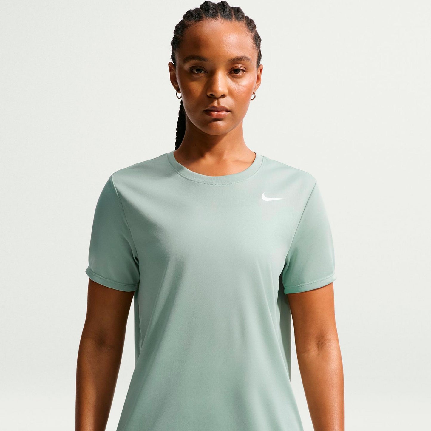 Nike Dri-Fit Regular T-Shirt Damen - graugrün, weiß Nike Dri-Fit Regular T-Shirt Damen - graugrün, weiß