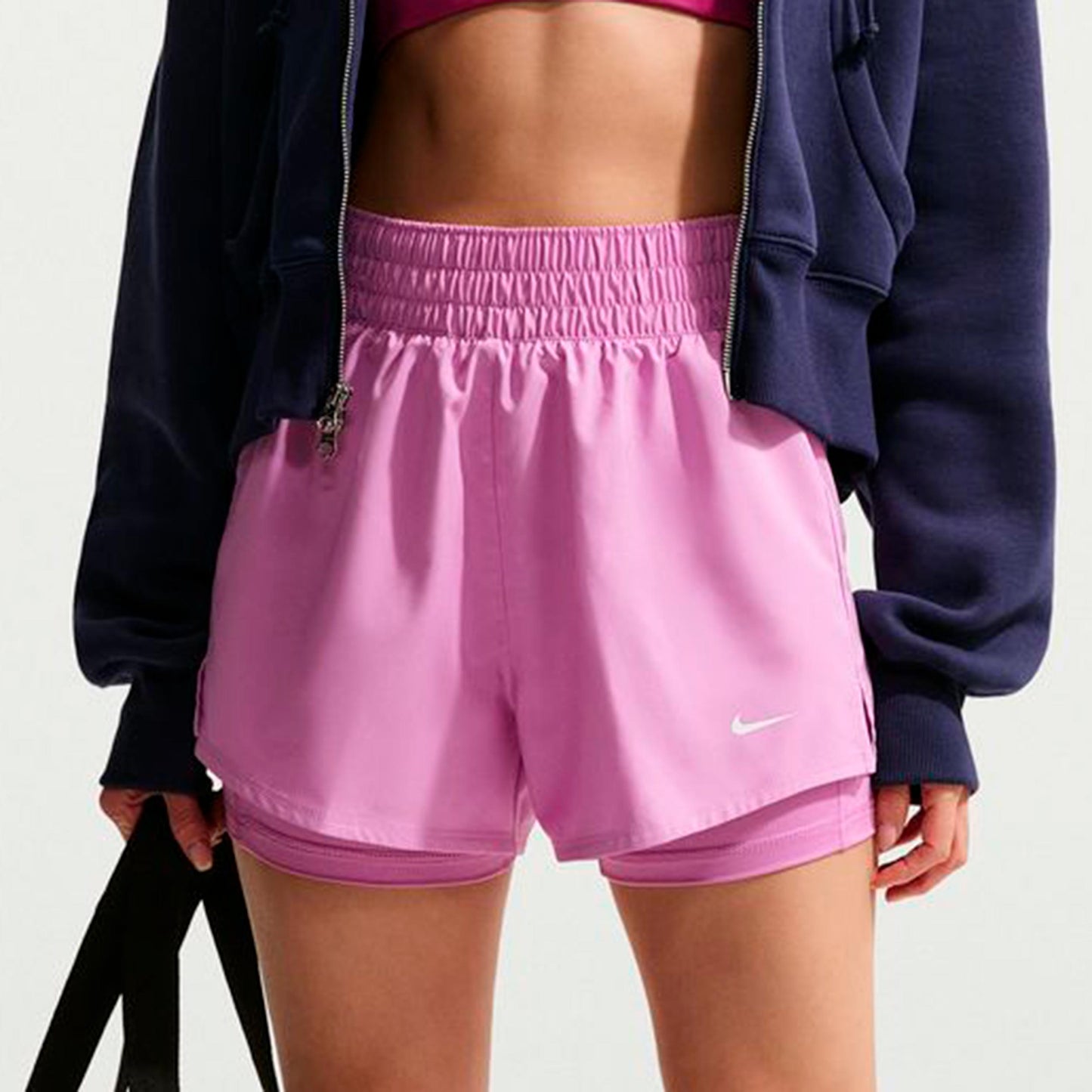 Nike Dri-Fit One Mid Rise 2in1 3in Shorts Damen-flieder, weiß Nike Dri-Fit One Mid Rise 2in1 3in Shorts Damen-flieder, weiß