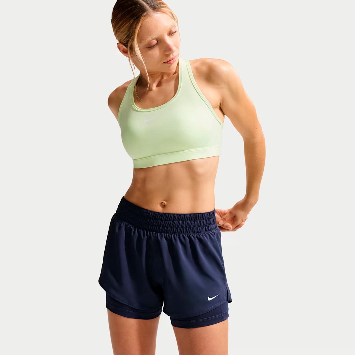 Nike Dri-Fit One Mid Rise 2in1 3in Shorts Damen-dunkelblau, weiß Nike Dri-Fit One Mid Rise 2in1 3in Shorts Damen-dunkelblau, weiß
