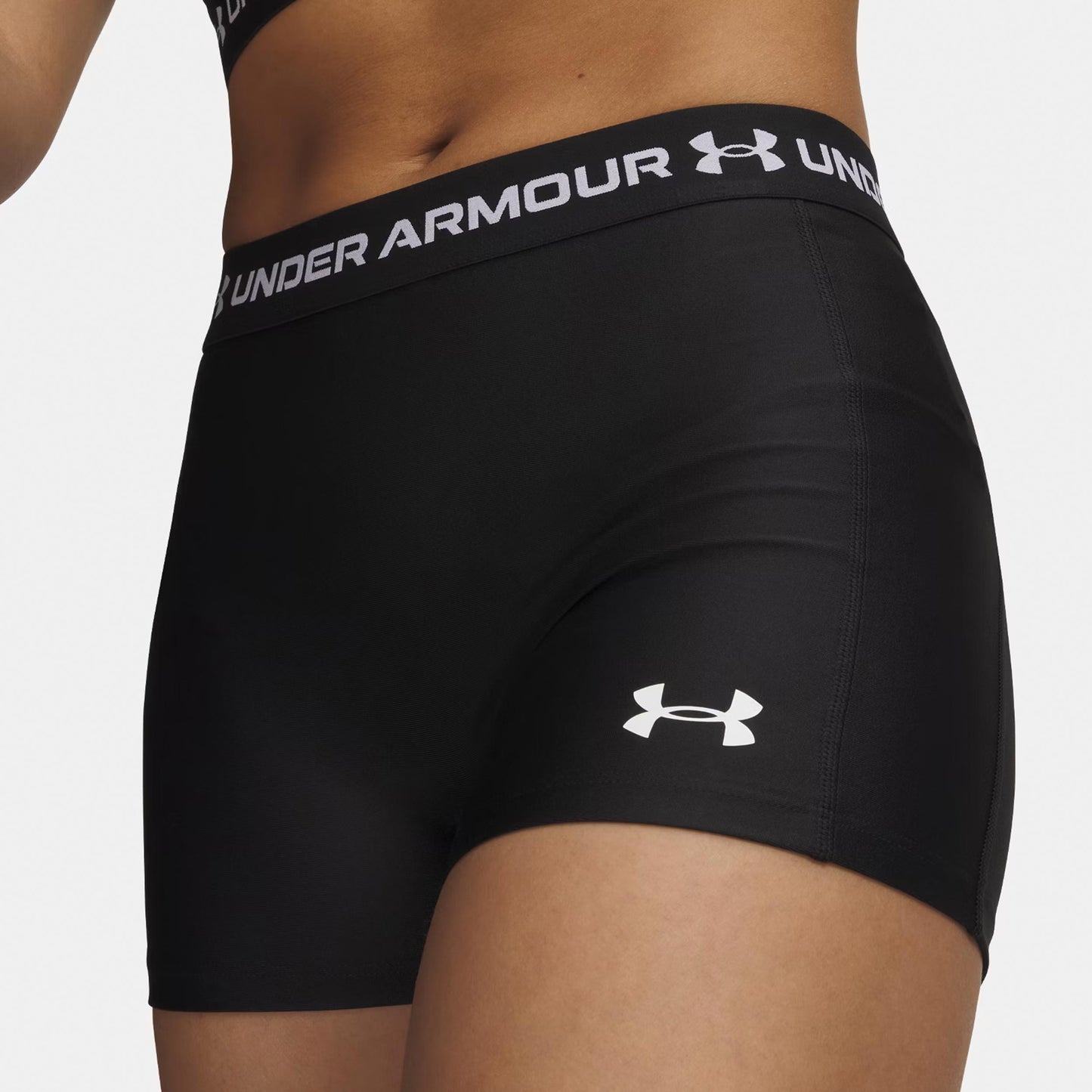 Under Armour HeatGear Shorts Damen-schwarz, weiß Under Armour HeatGear Shorts Damen-schwarz, weiß