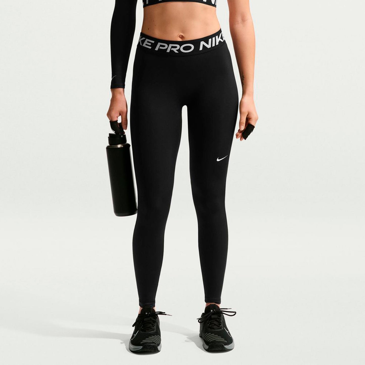 Nike Dri-Fit 365 Tight Damen-schwarz Nike Dri-Fit 365 Tight Damen-schwarz