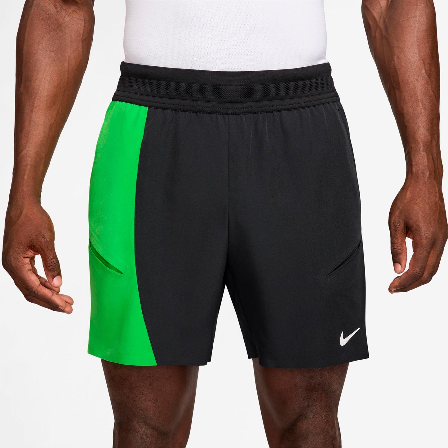 Nike Carlos Alcaraz Court Dri-Fit Slam Shorts Herren-schwarz, grün Nike Carlos Alcaraz Court Dri-Fit Slam Shorts Herren-schwarz, grün