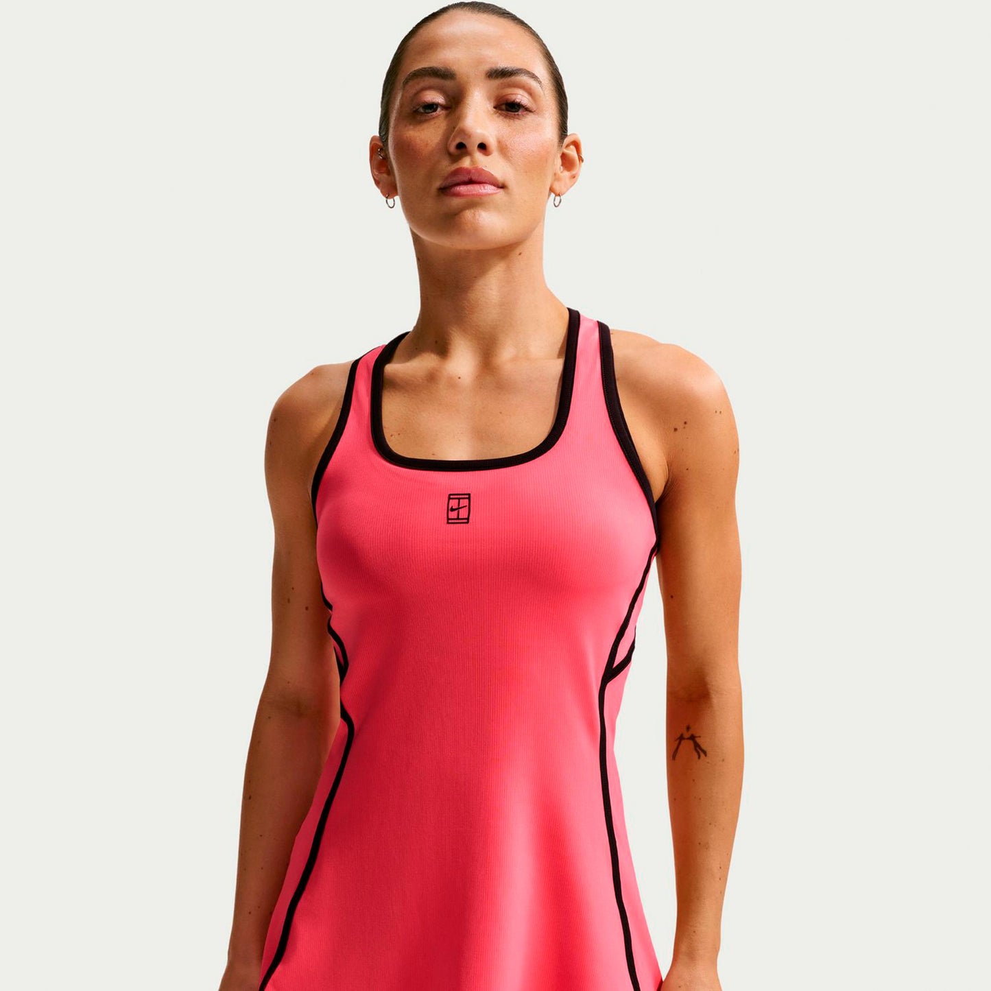 Nike Court Dri-Fit Advantage Kleid Damen-koralle Nike Court Dri-Fit Advantage Kleid Damen-koralle