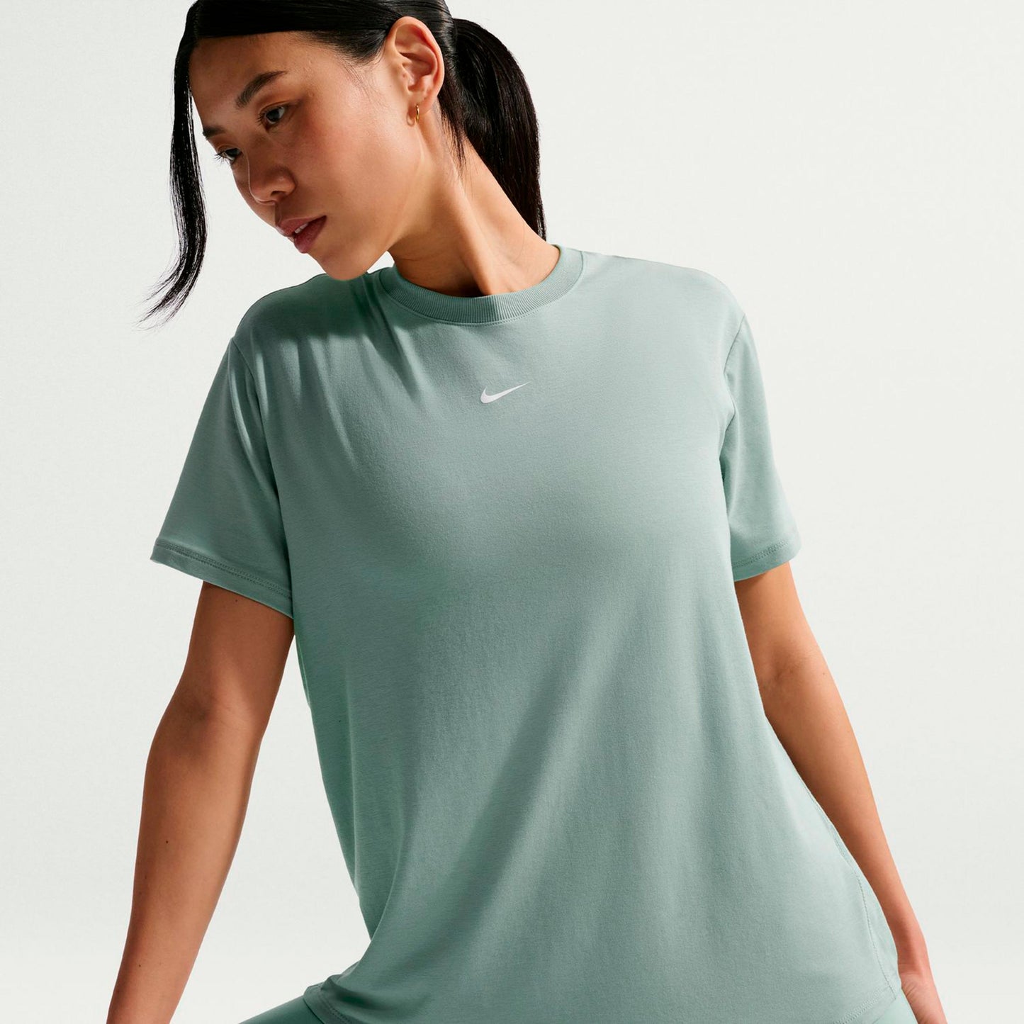 Nike One Relaxed Dri-Fit T-Shirt Damen - salbei Nike One Relaxed Dri-Fit T-Shirt Damen - salbei