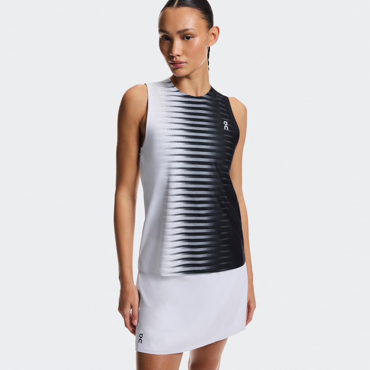 On Court Edge Tank-Top Damen - schwarz, weiß On Court Edge Tank-Top Damen - schwarz, weiß